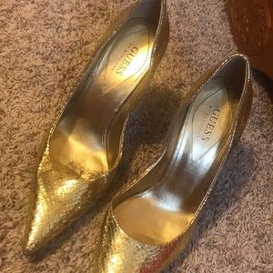 Guess Gold Pumps